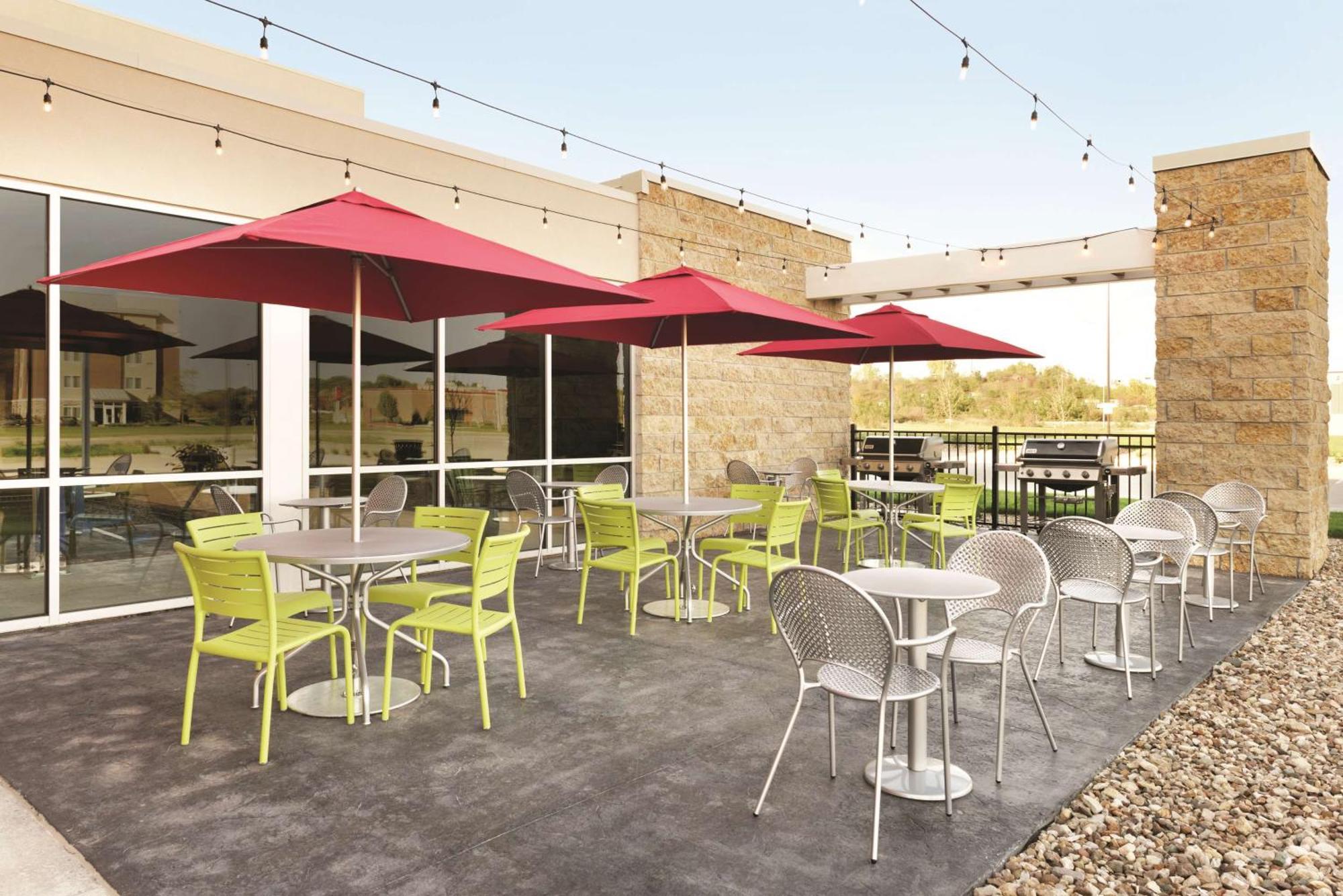 Home2 Suites By Hilton Iowa City Coralville Exteriör bild